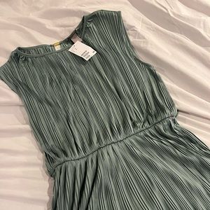 H&M Sage Green Long Sleeveless Dress M